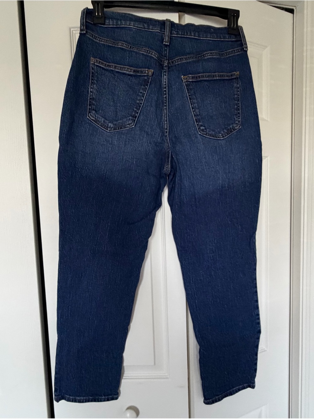 Classic Universal Thread High-Rise Women's Jeans in Dark Blue - Picture 2 of 4
